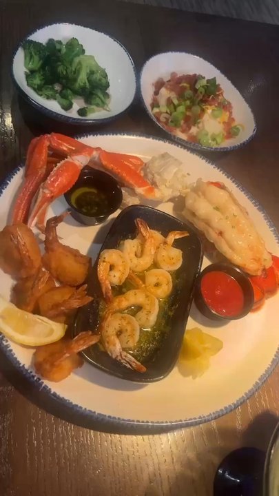Red Lobster - Ultimate Feast - Seafood Near Me - Modesto, California