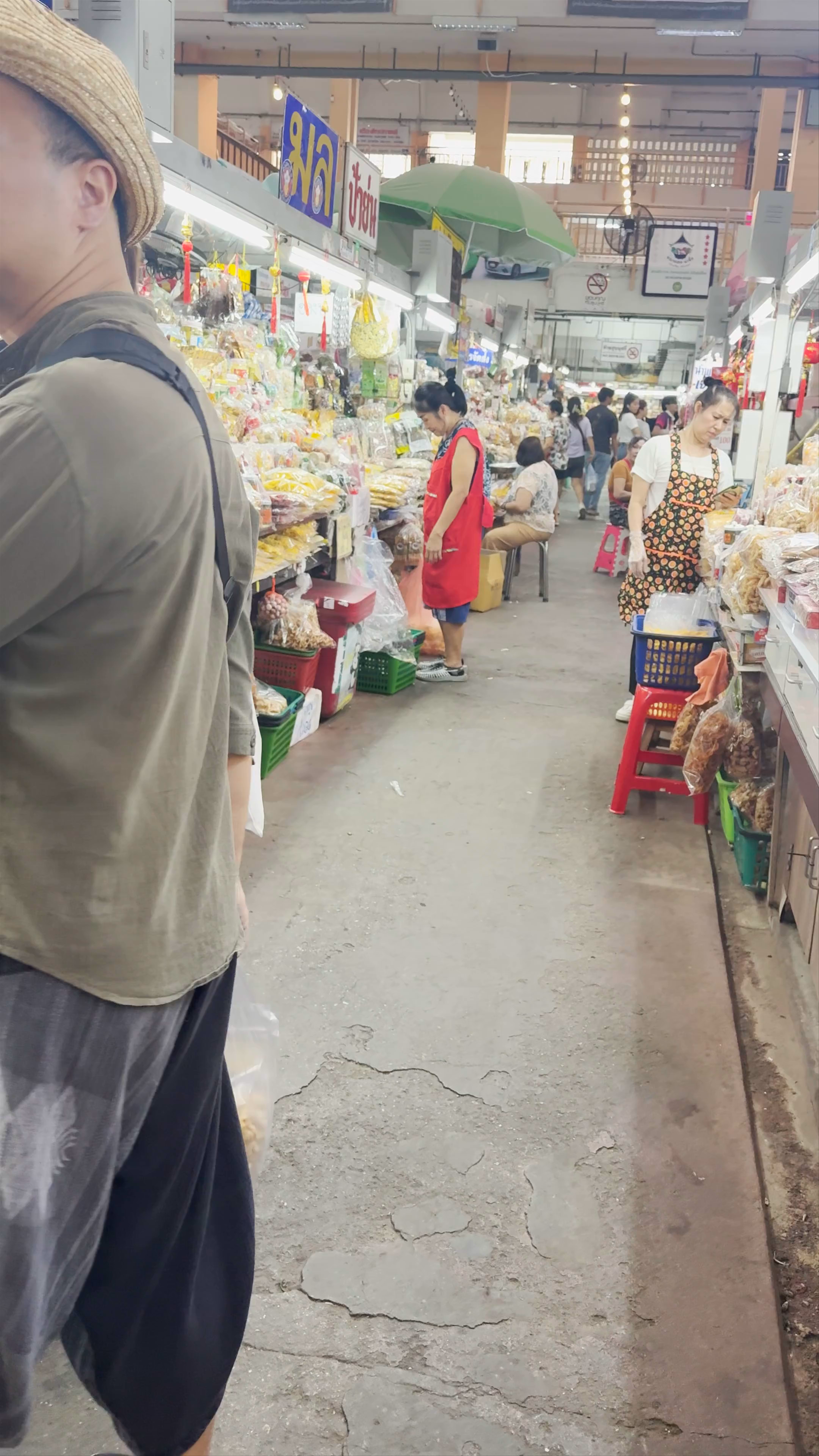 Warorot Market: Authentic Local Flavors of Chiang Mai