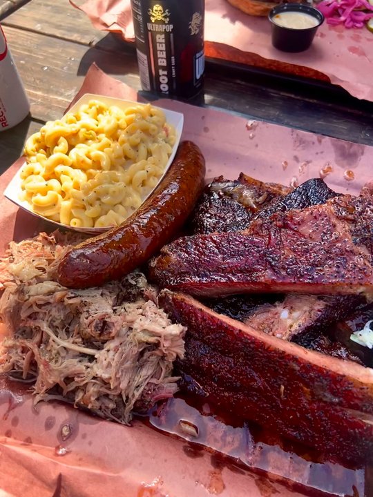 Matt's BBQ - Food Trucks Near Me - Portland, Oregon
