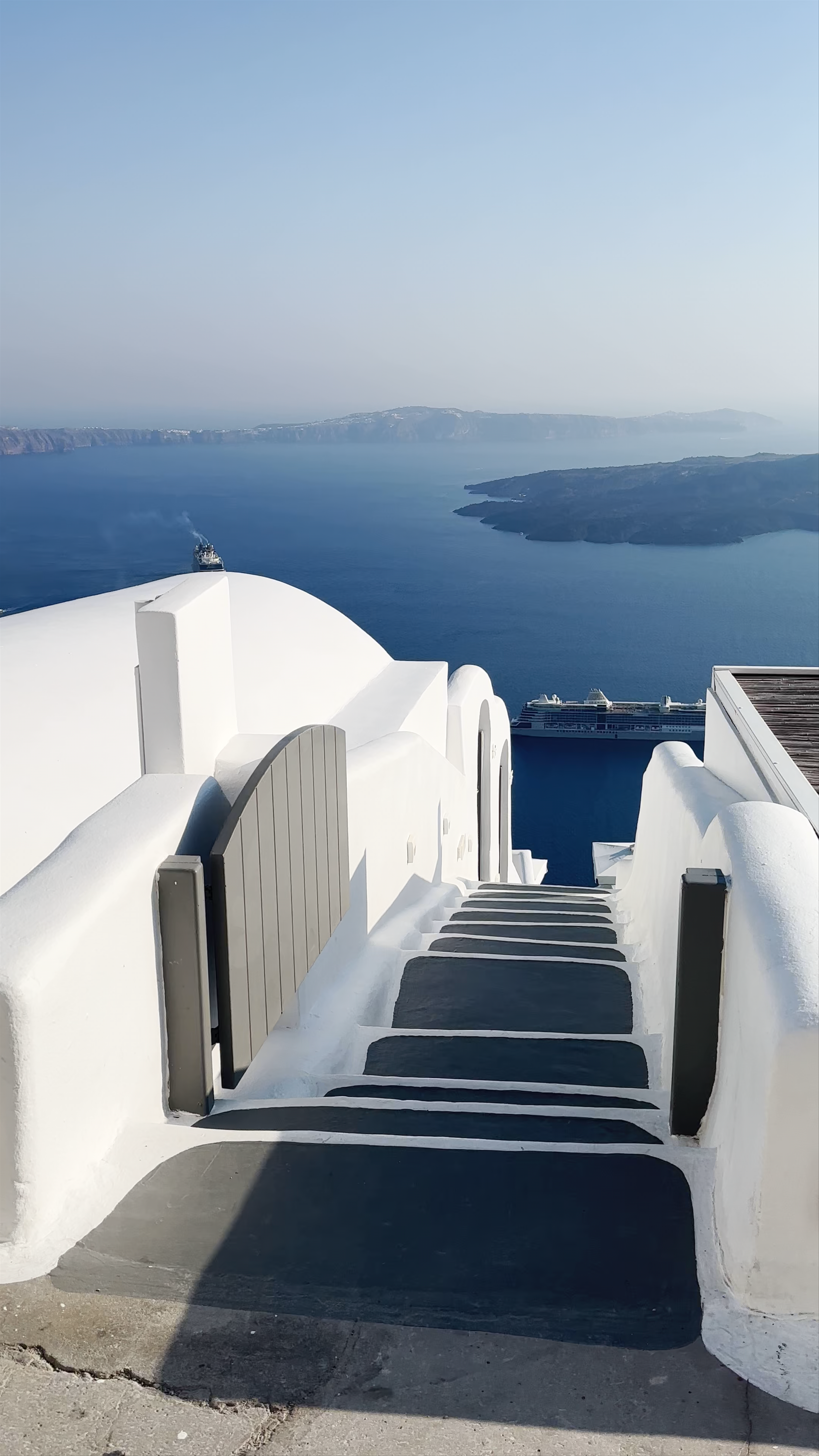 Imerovigli Viewpoint: Captivating Aegean Vistas in Greece