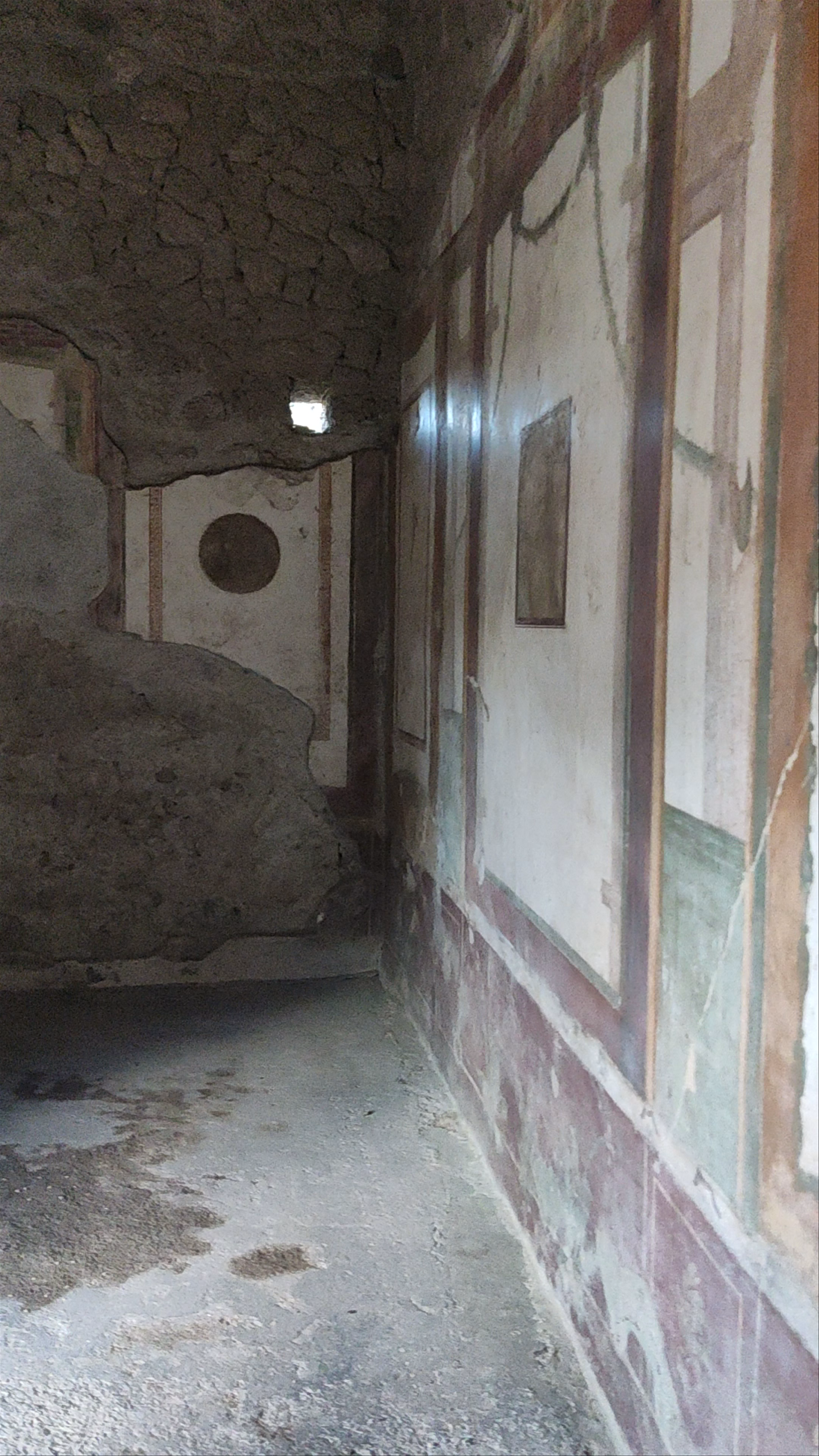 House of the Arches: Ancient Secrets of Pompeii