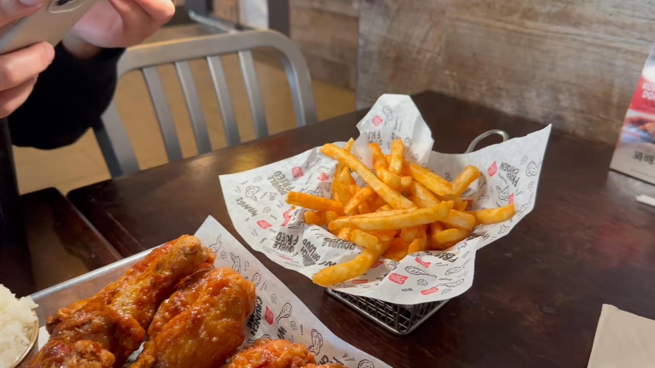 Bonchon San Jose - Blossom Hill Rd - They had new pretty plates, napkins with their logos, and even parchment paper with their logo. - Chicken Wings Near Me - San Jose, California