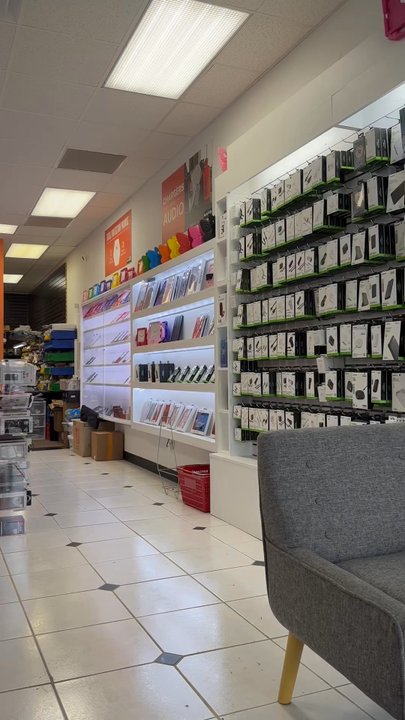 Mr Phone Fix - Neat and clean lots of selection - Mobile Phones Near Me - San Antonio, Texas