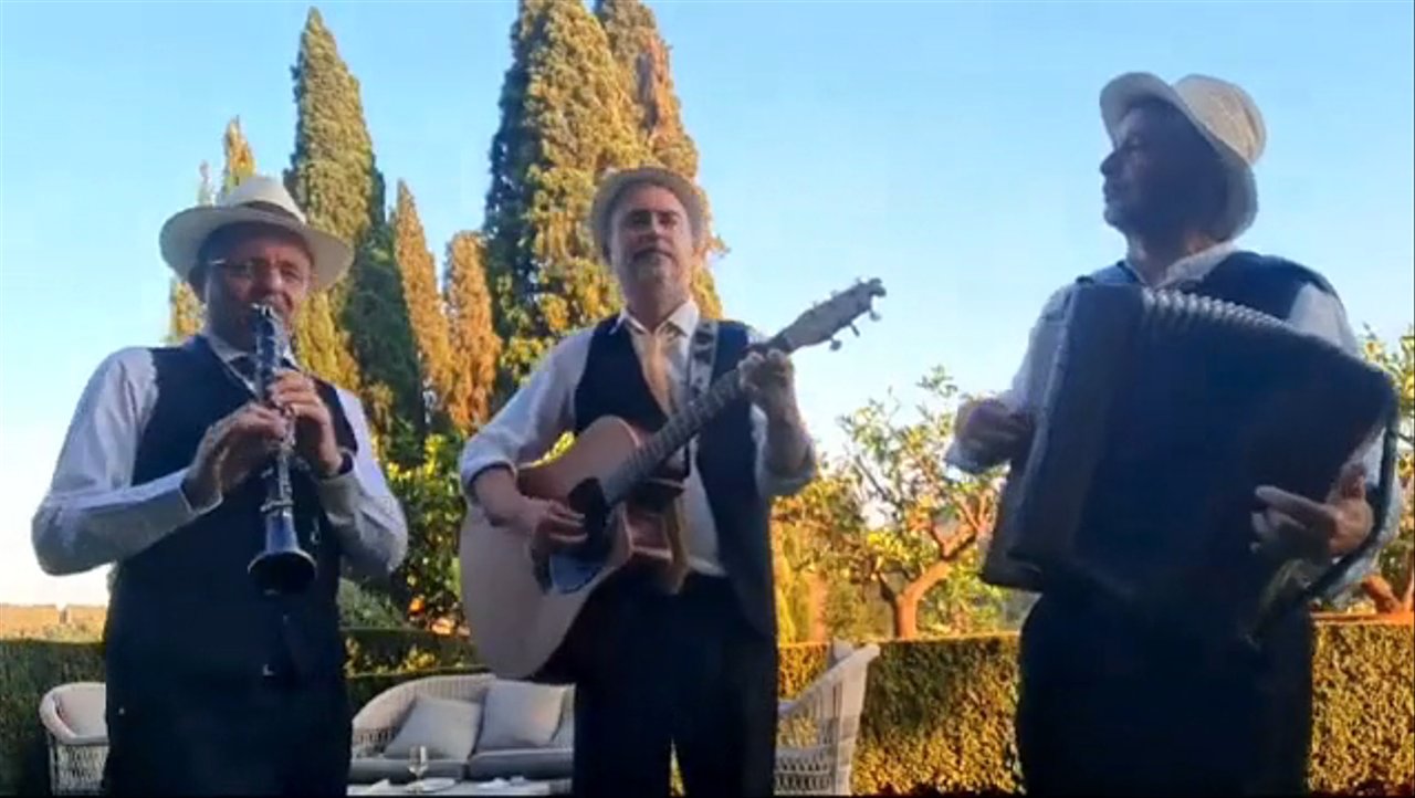 The Tuscany Folk Band - With Sax - video