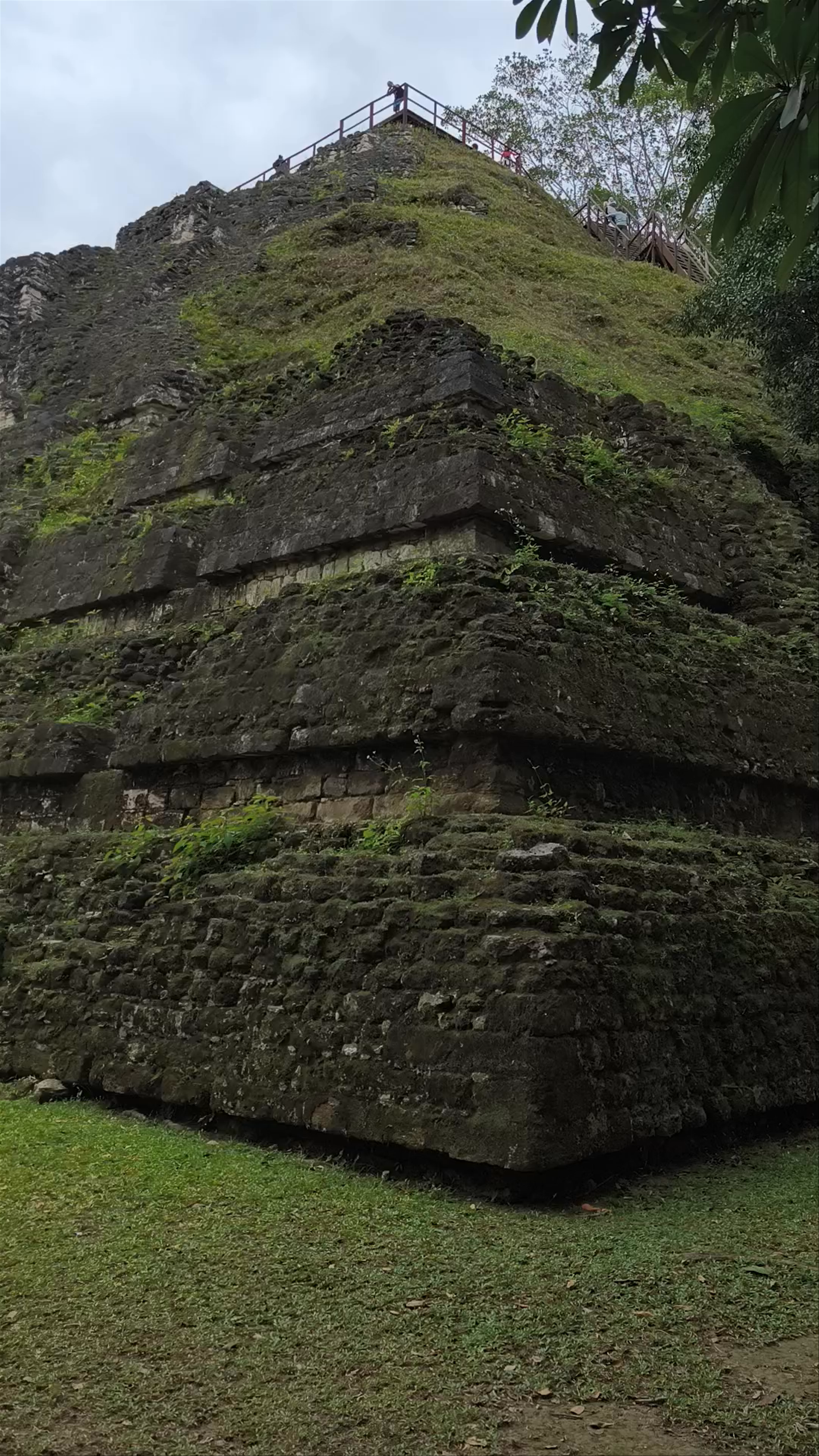 Mundo Perdido: Ancient Mysteries of Tikal's Lost World