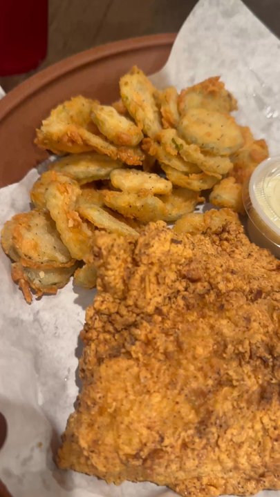Hale’s Kitchen - Catfish Combo - Chicken Shop Near Me - Oak Harbor, Washington