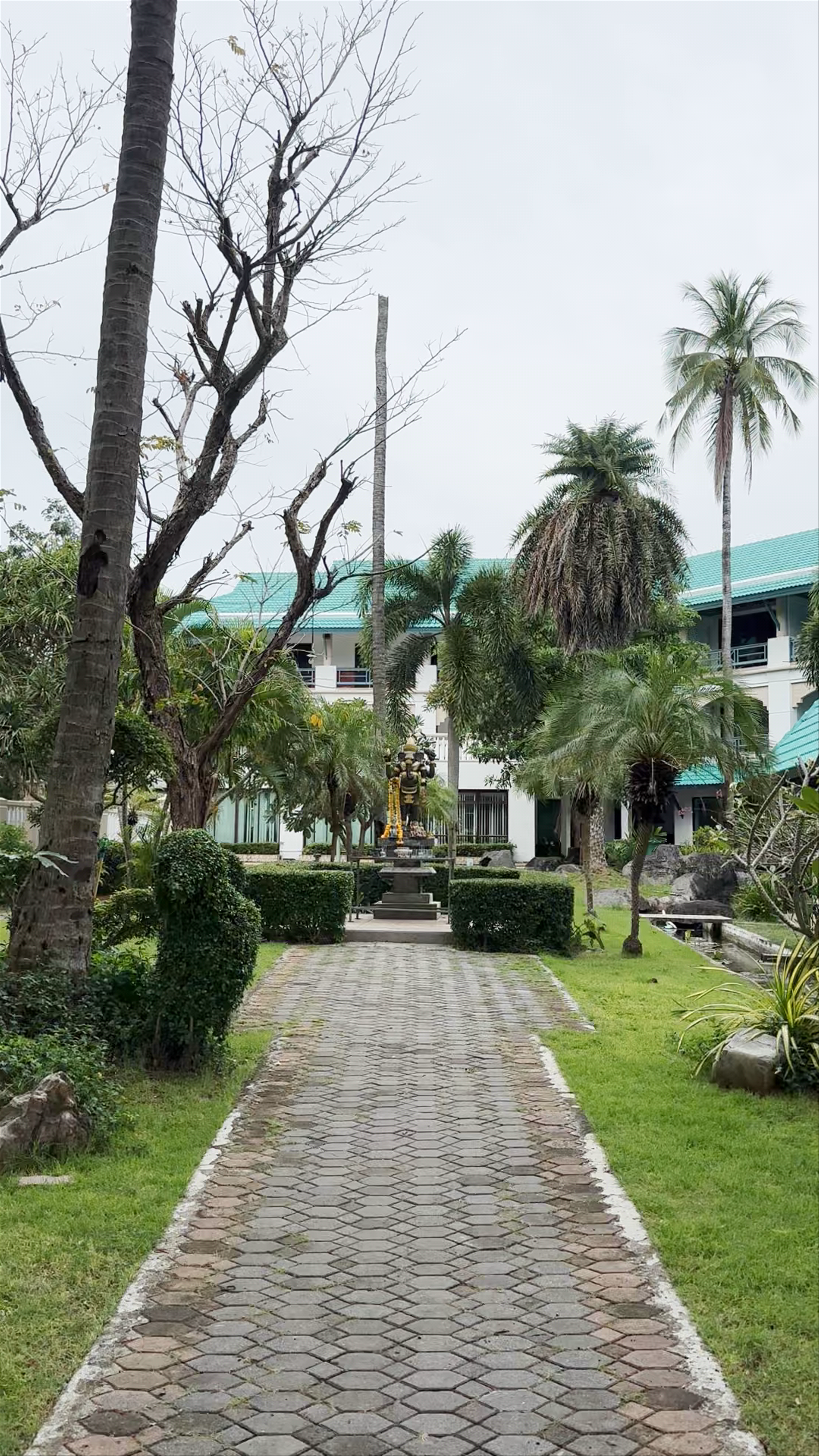 Phi Phi Island Cabana Hotel