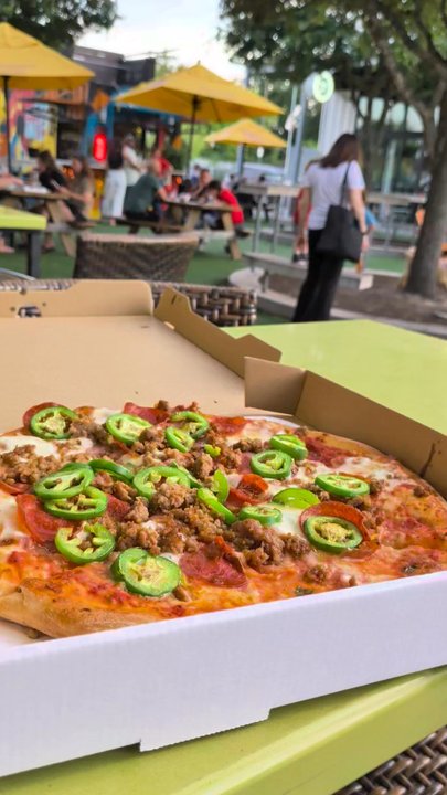 Bollo - Oak Forest - Video of the delicious Carne Trio and the children's play area - Pizza Near Me - Houston, Texas