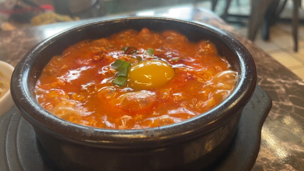 Cho Dang Restaurant - Large combination soondubu - Korean Near Me - Honolulu, Hawaii