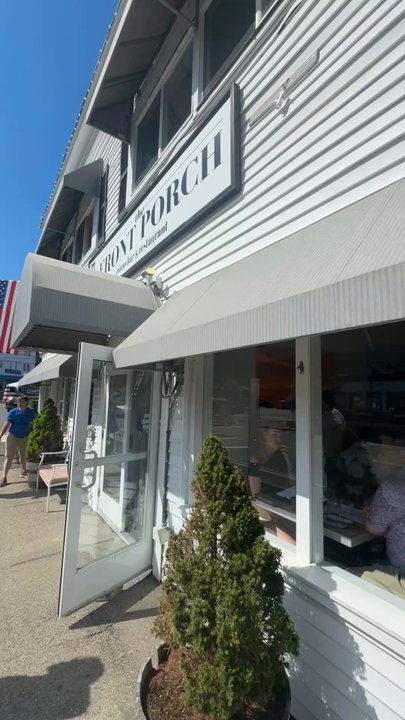 The Front Porch Piano Bar & Restaurant - Front entrance - Lounges Near Me - Ogunquit, Maine
