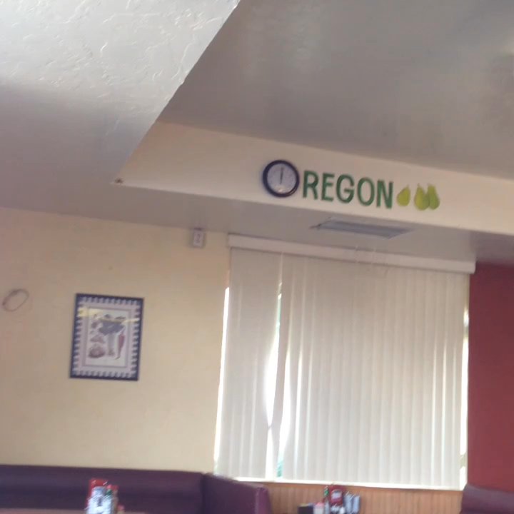 Goodys - Huge dinning area - Breakfast & Brunch Near Me - Colton, California