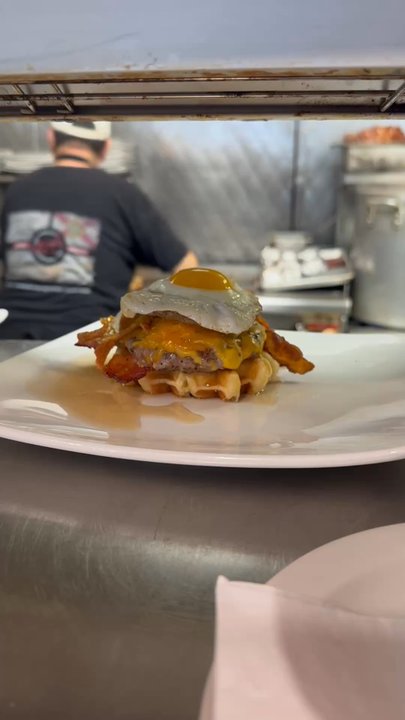 Mom's Kitchen - Diners Near Me - Fort Lauderdale, Florida