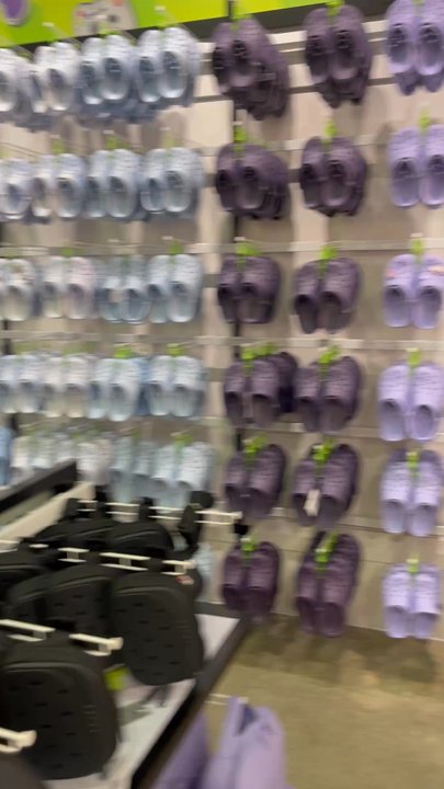 Crocs - Shoe Stores Near Me - Cabazon, California