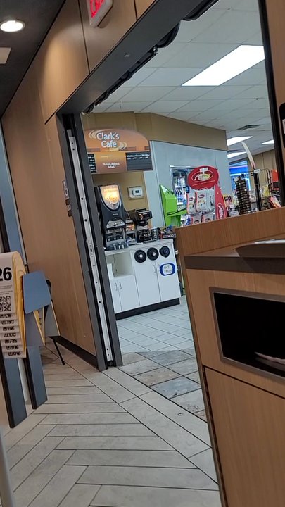 McDonald's - Quick vibe shadow of a small dining room very efficient very clean - Coffee & Tea Near Me - Vanceburg, Kentucky