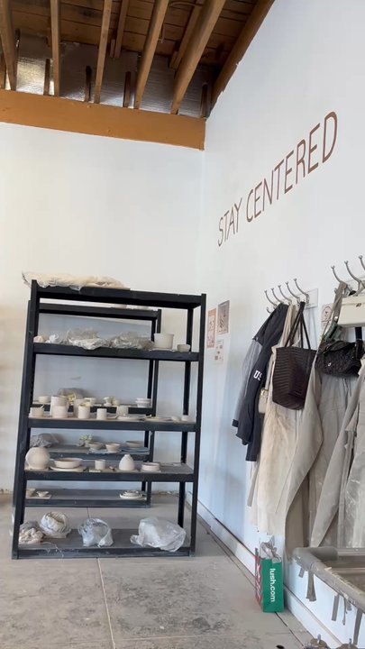 ARTime BARRO - Gorgeous vast space - Paint-Your-Own Pottery Near Me - Santa Monica, California