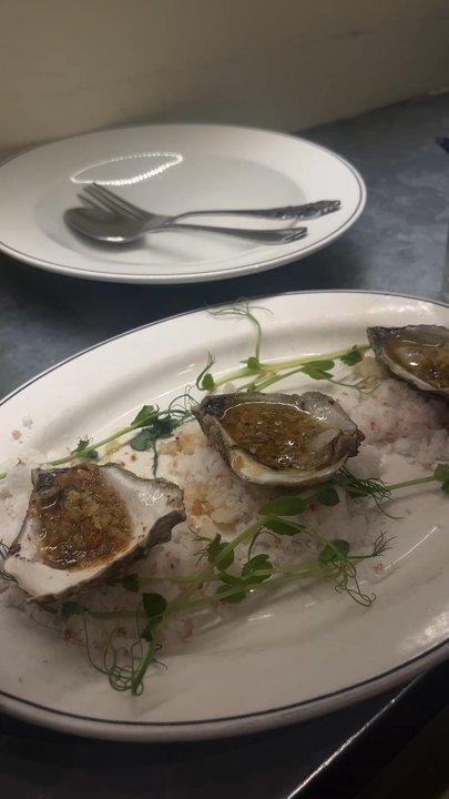 Pearl Dive Oyster Palace - Wood Grilled East Coast Oysters - Seafood Near Me - Washington, DC, District of Columbia