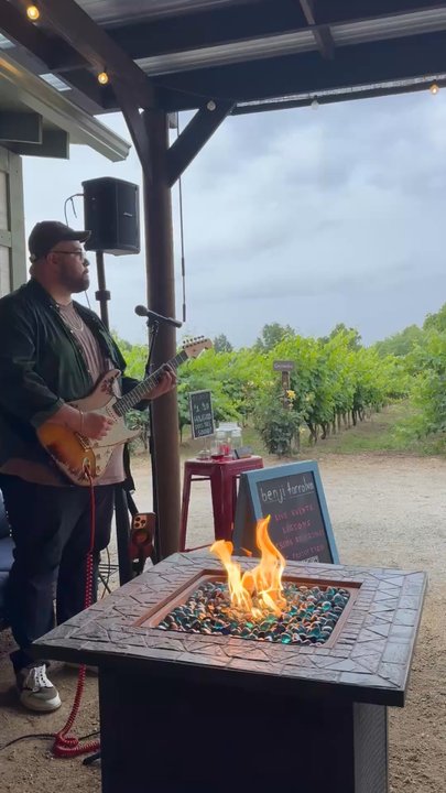 3 Oaks Vineyard - Fireside acoustic music by Benji featuring the cutest kitten friend! - Wineries Near Me - Clovis, California