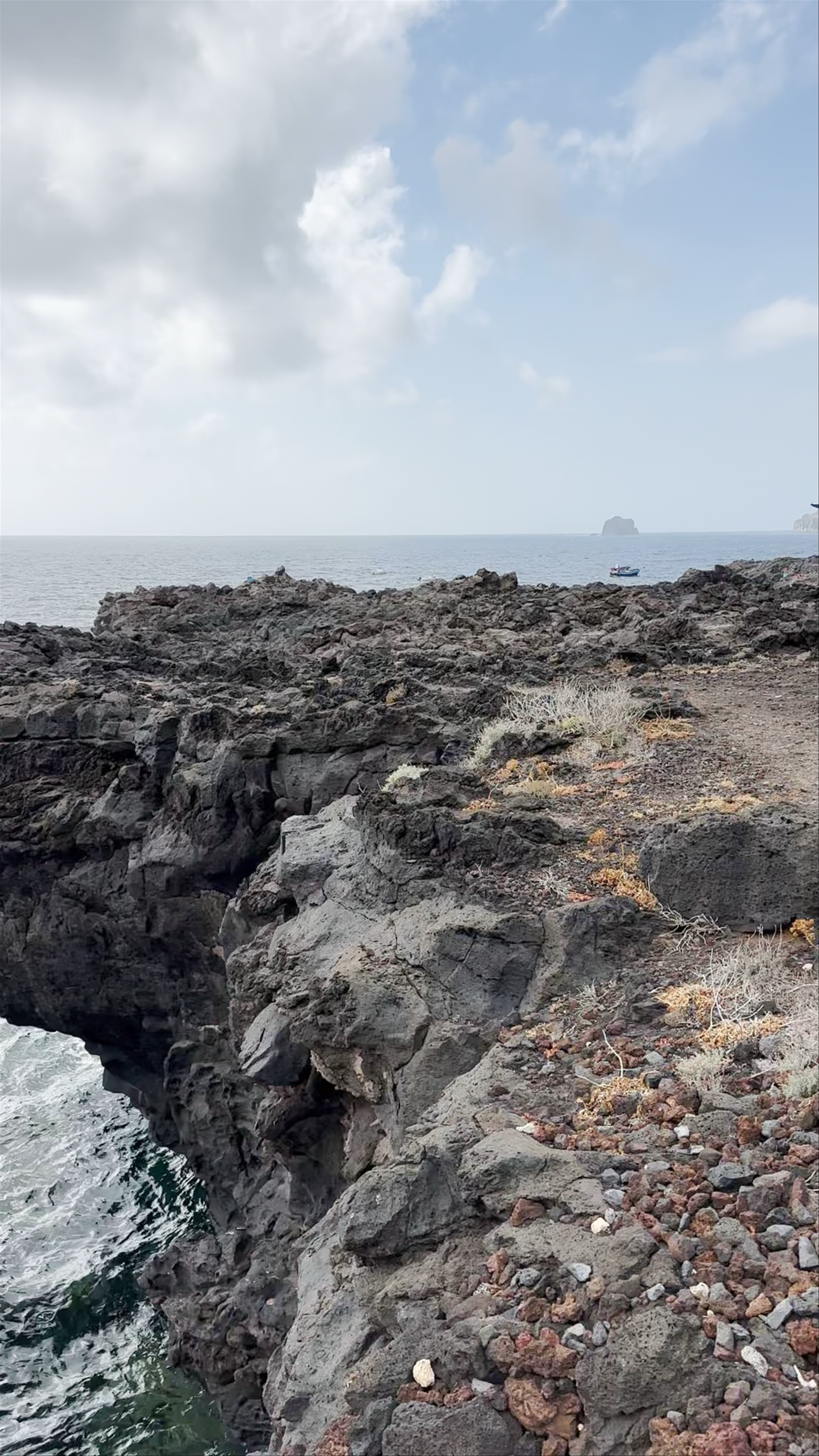 Sendero PR-EH 8 Camino de Jinama - Coastal Lava Rock Hiking in Las Puntas, Canary Islands