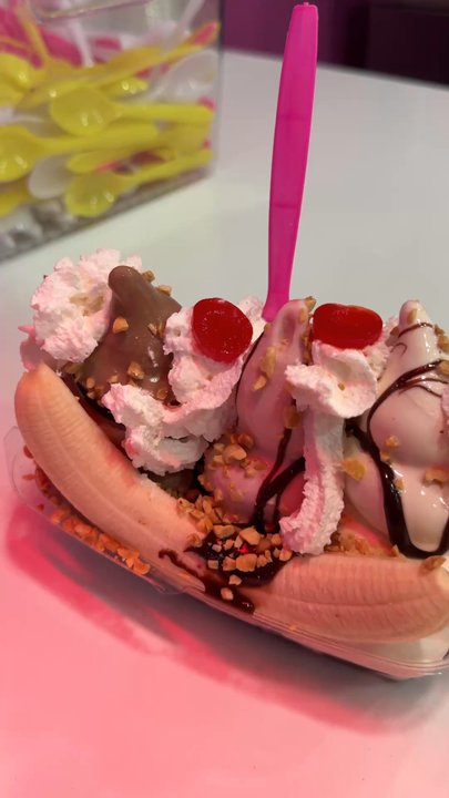 Swirls Soft Serve - Banana split - Ice Cream & Frozen Yogurt Near Me - Upland, California