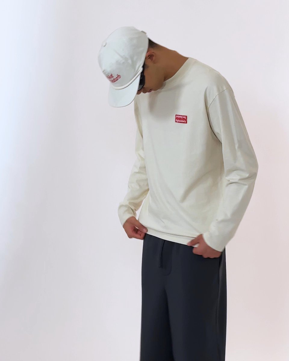 The Standard x Highsnobiety – High Line Long-Sleeve Off-White - Longsleeves - Off White - Video 3