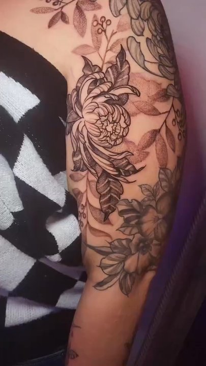Kamuy Art - Family birth flower tattoo - Tattoo Near Me - Las Vegas, Nevada