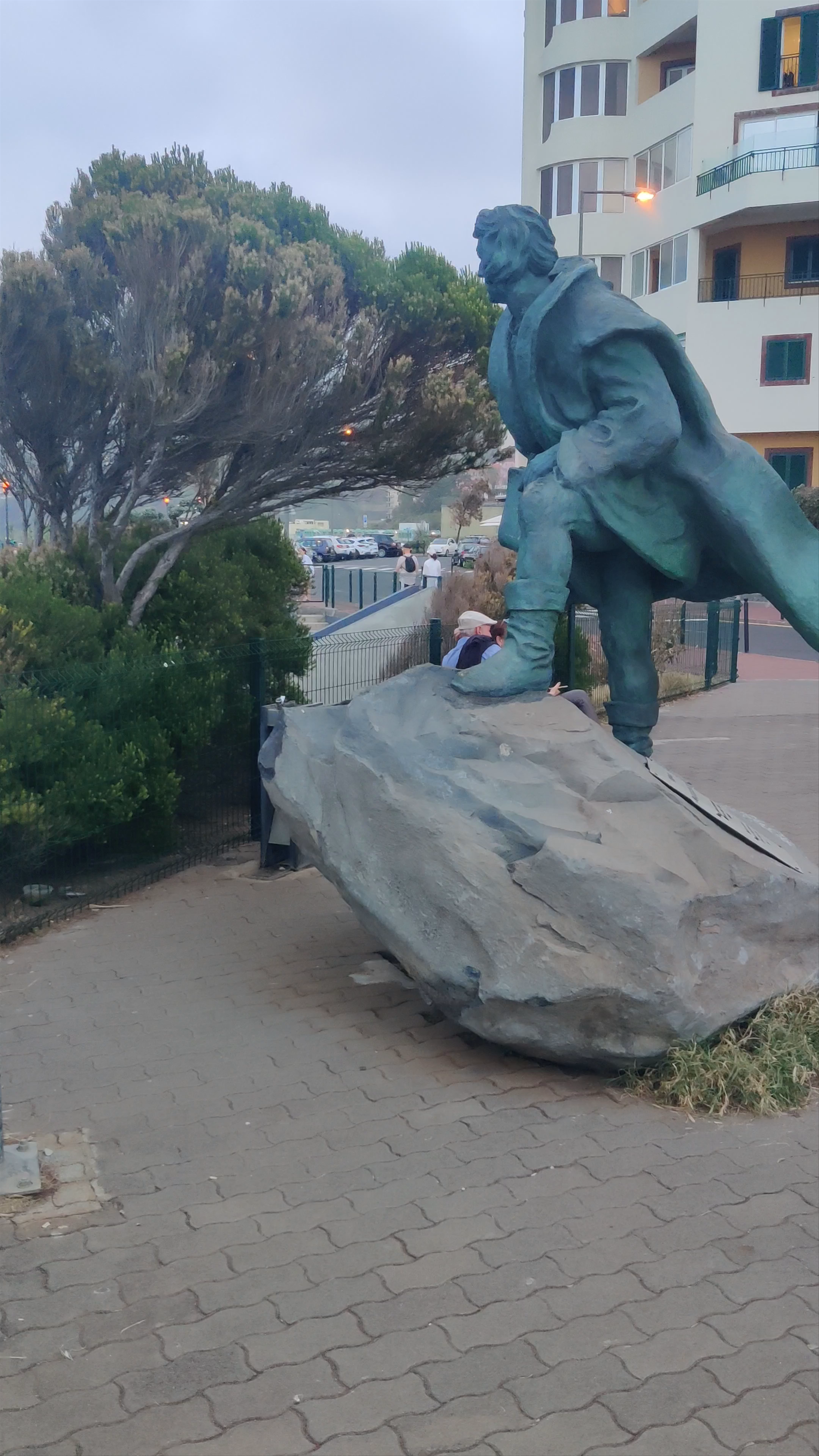 Lido Promenade at Sunset: Scenic Coastal Vibes in Funchal, Madeira