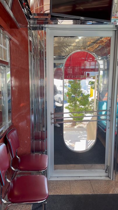 Post Road Diner - Feel like You're in the 70's! Siéntete como si estás en los 70's - Diners Near Me - Norwalk, Connecticut