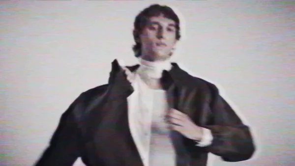 Apar Editions - © Artlist