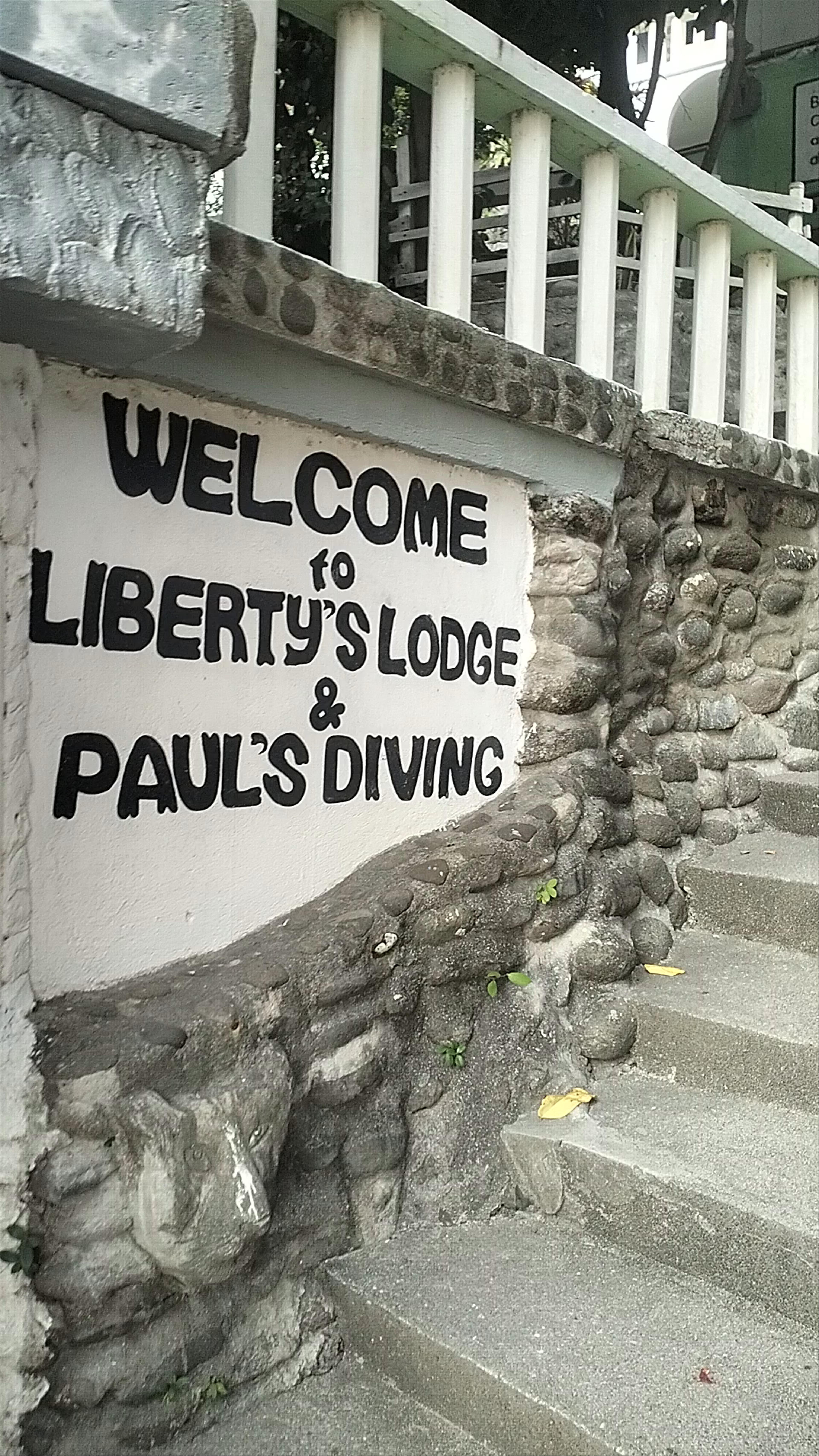 Liberty's Community Lodge and Dive Resort