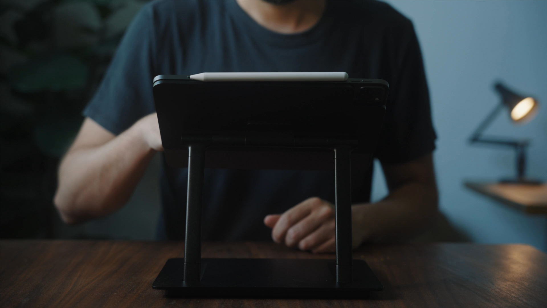 LAB22 Infinity Adjust Stand for iPad Pro & iPad Air - Silver