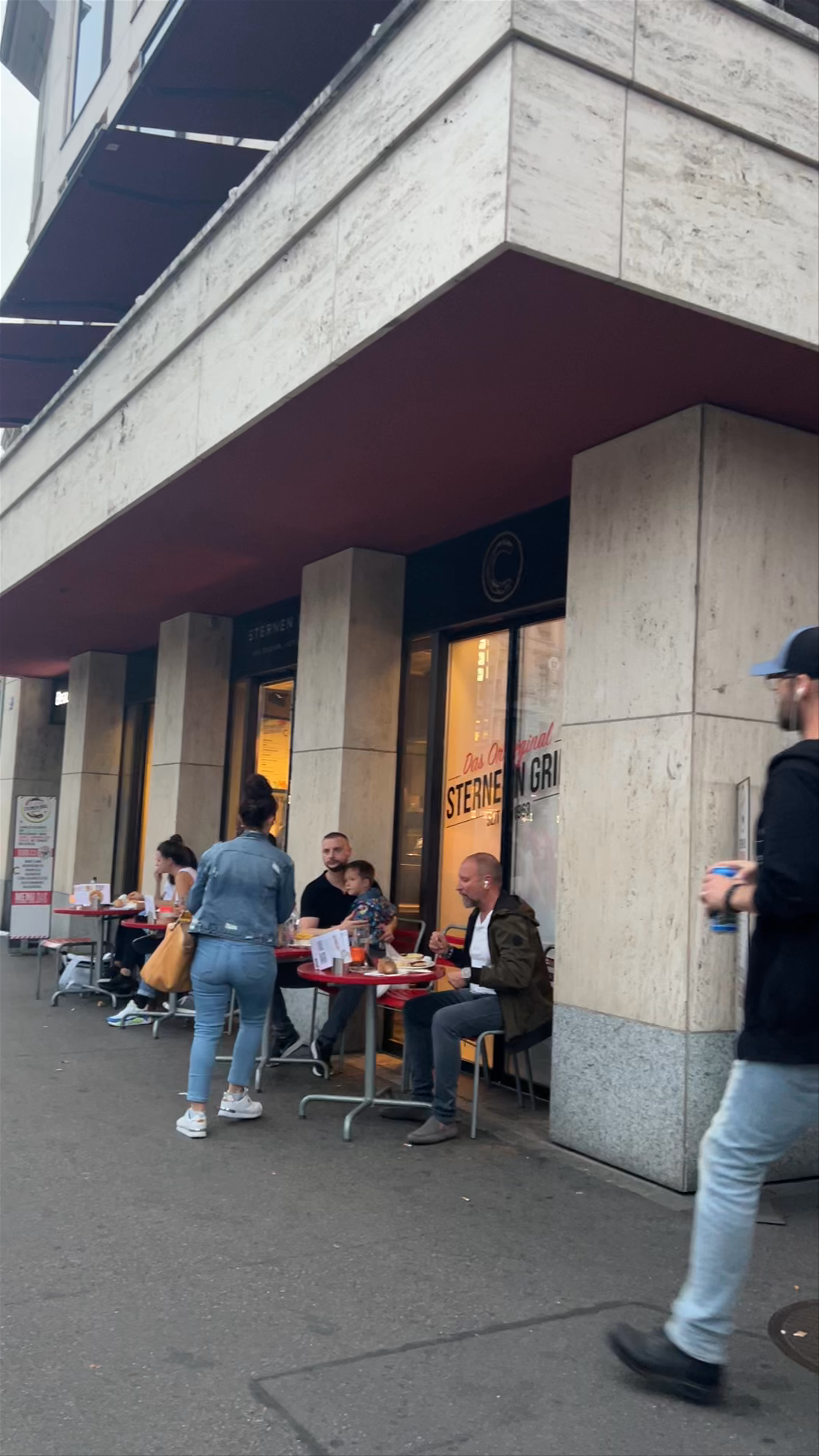 Sternen Grill + Sternen Grill Restaurant im oberen Stock