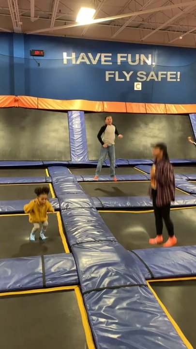 Sky Zone Trampoline Park - Trampoline Parks Near Me - Springdale, Ohio