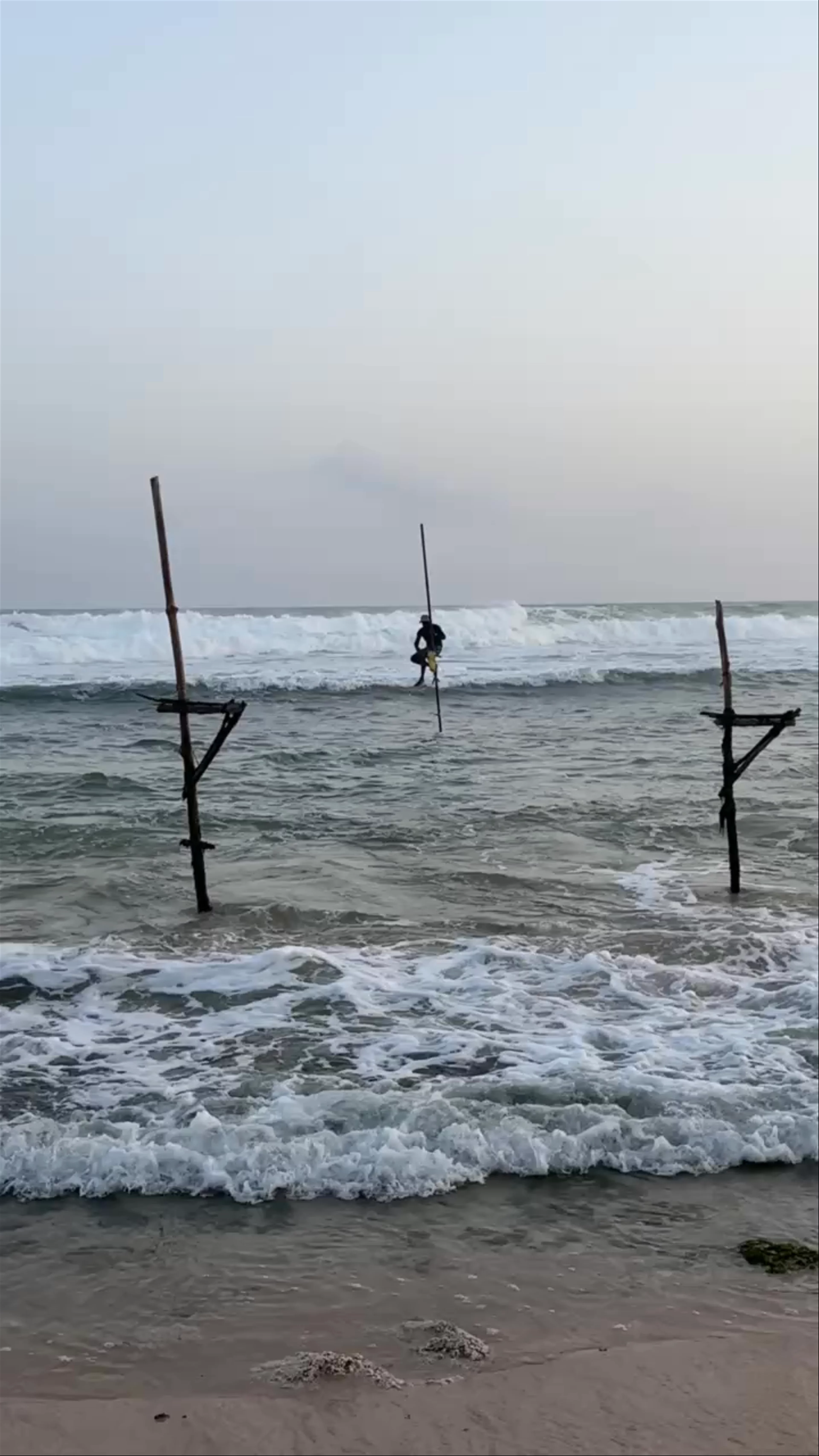 Weligama Fishermans Village Beach, Bay Beach hotel, Road