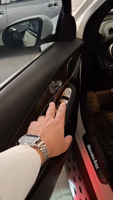 مرسيدس GLC 300 4MATIC 2017