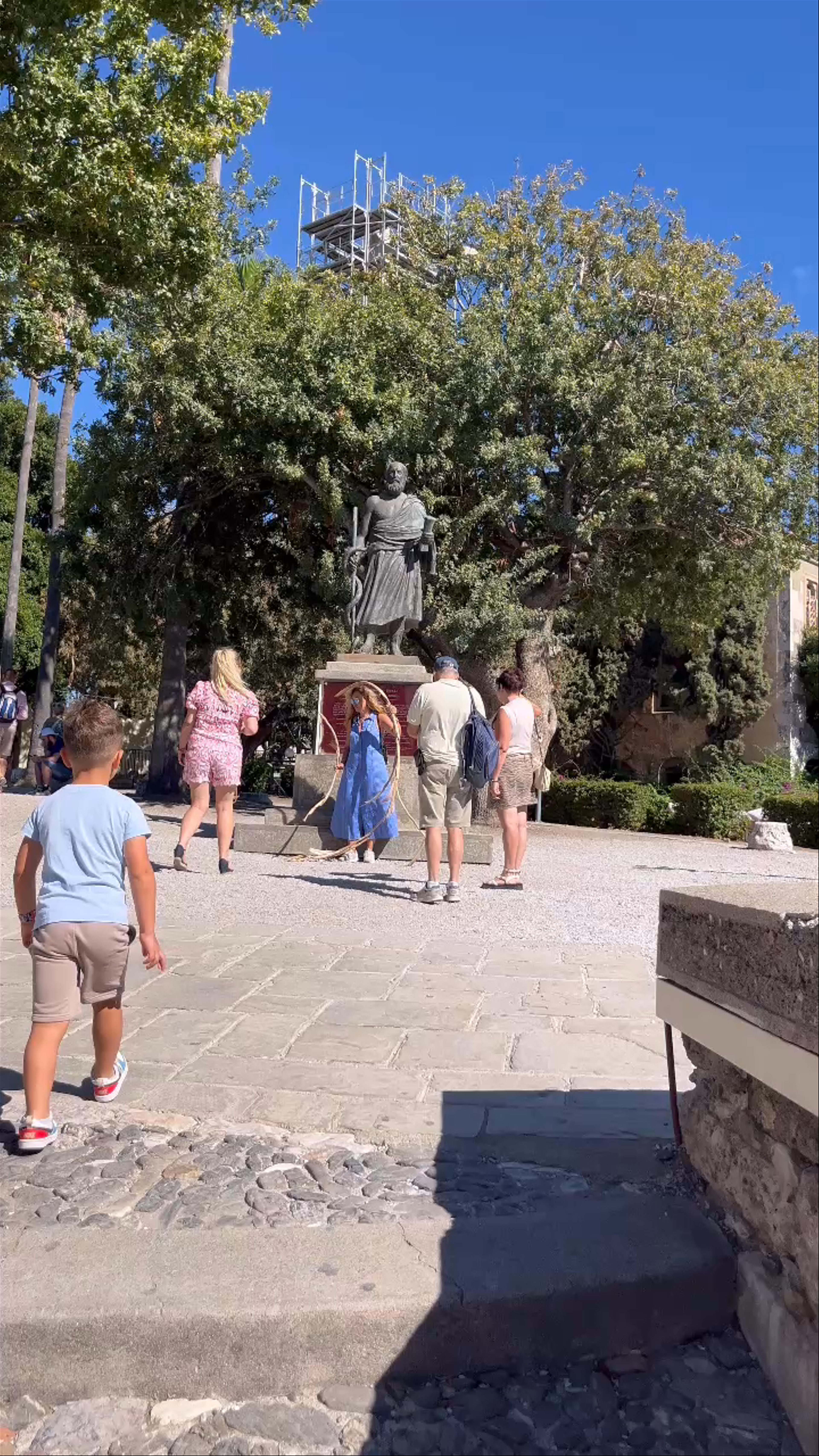 Statue of Hippocrates: Historic Landmark in Kos, Greece