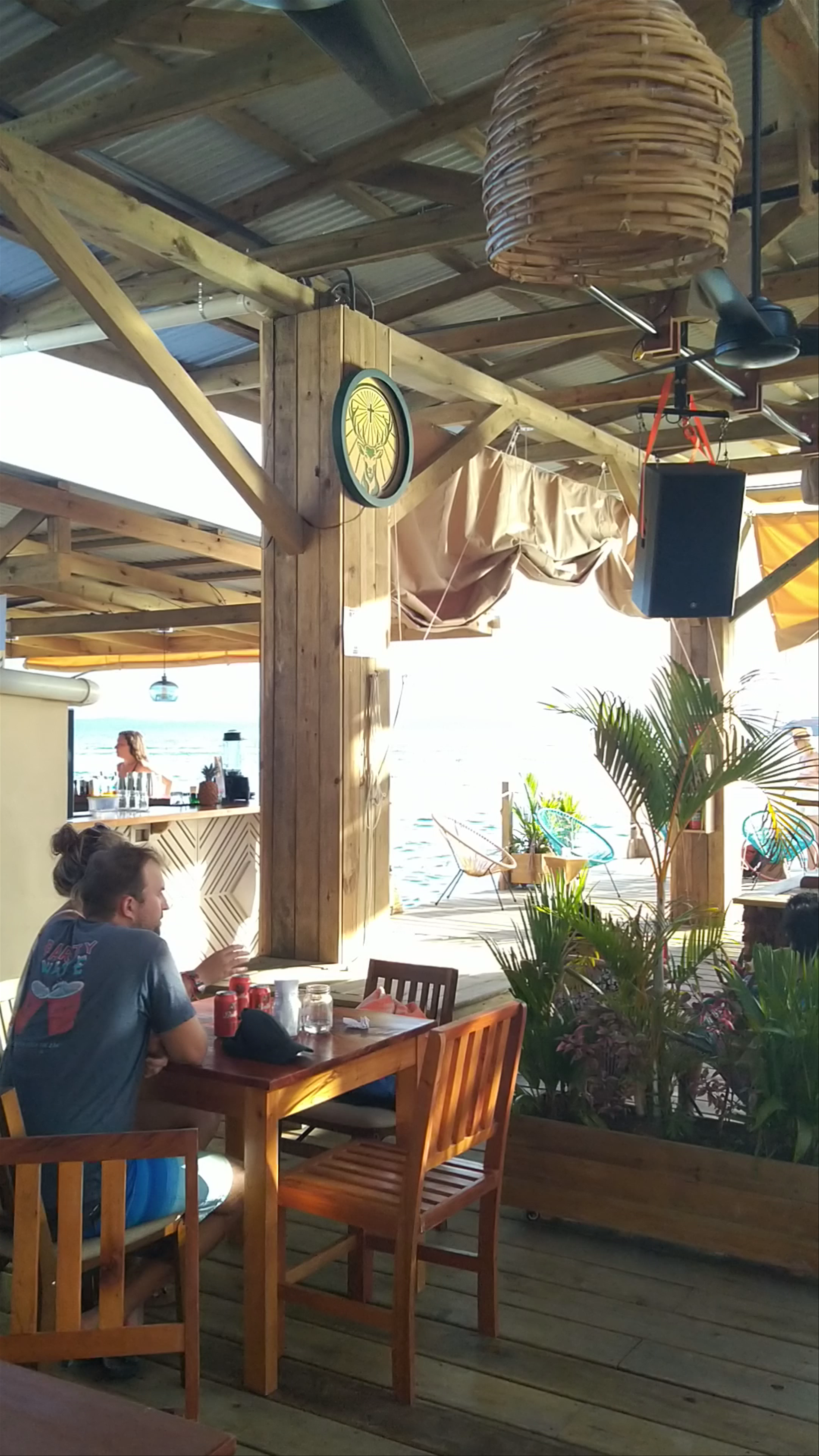 Aqua Lounge bar And Hostel