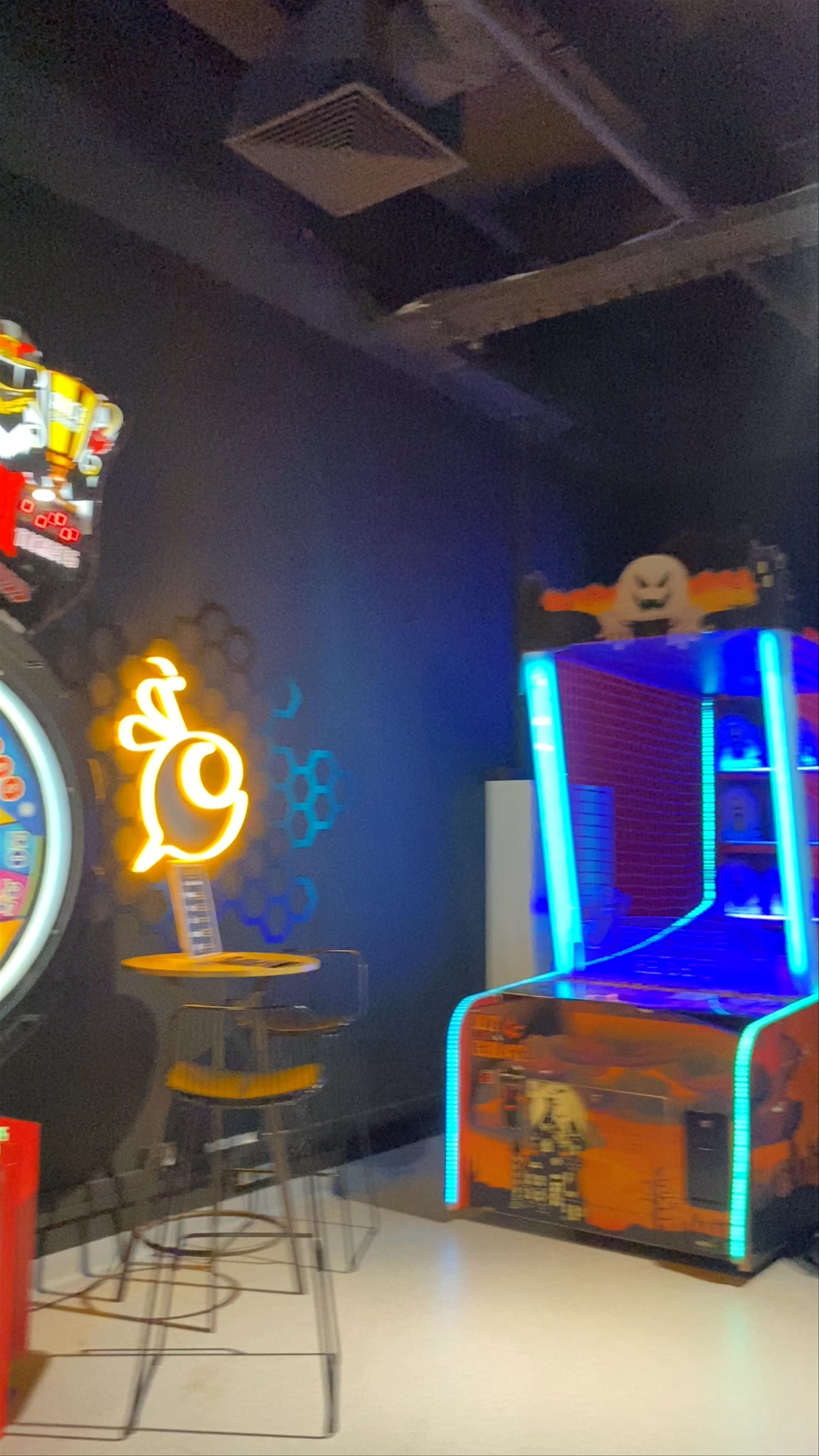 Arcade Bee - Centrum Rozrywki w CH Blue City