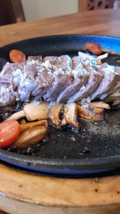 1938 Indochine - Sizzling beef tataki - Vietnamese Near Me - Honolulu, Hawaii
