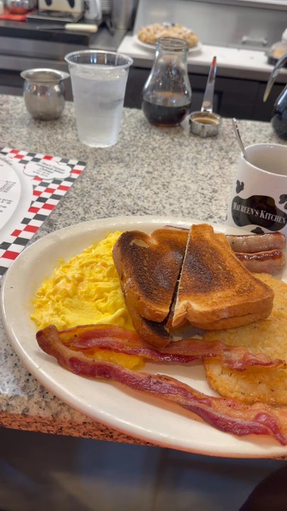 Maureen's Kitchen - Breakfast & Brunch Near Me - Smithtown, New York