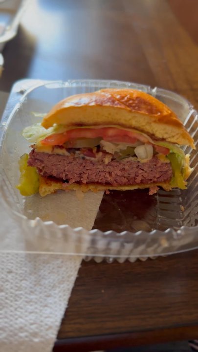 HUG BBQ - Brisket cheeseburger with bacon bits - Barbeque Near Me - Lancaster, Texas