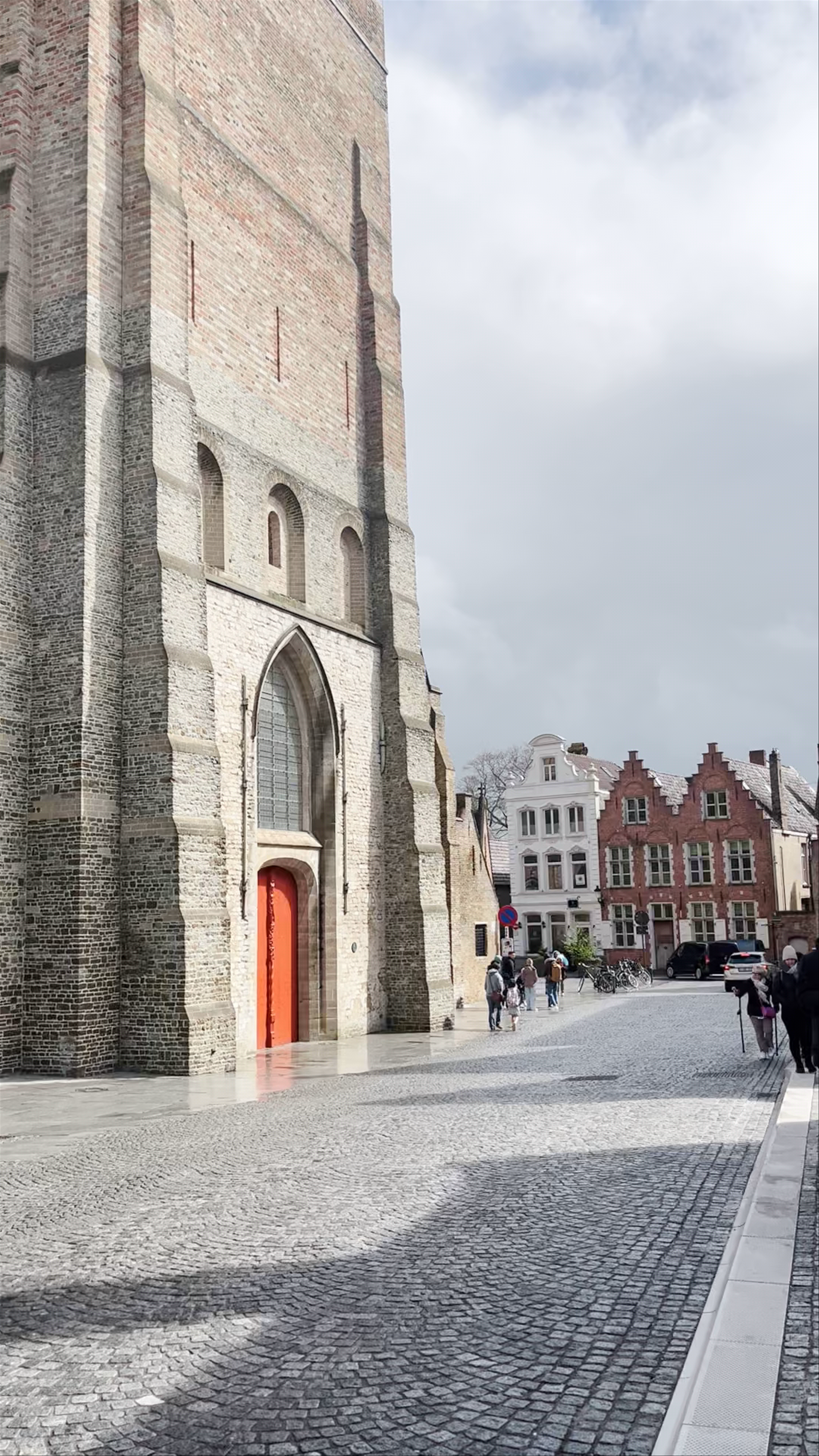 Sint-Salvatorskathedraal: Majestic Historic Cathedral in Brugge