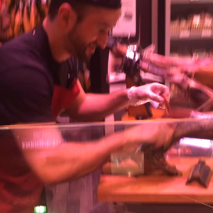 Enrique Tomas - 12/31/15 - Spanish Near Me - Barcelona, B