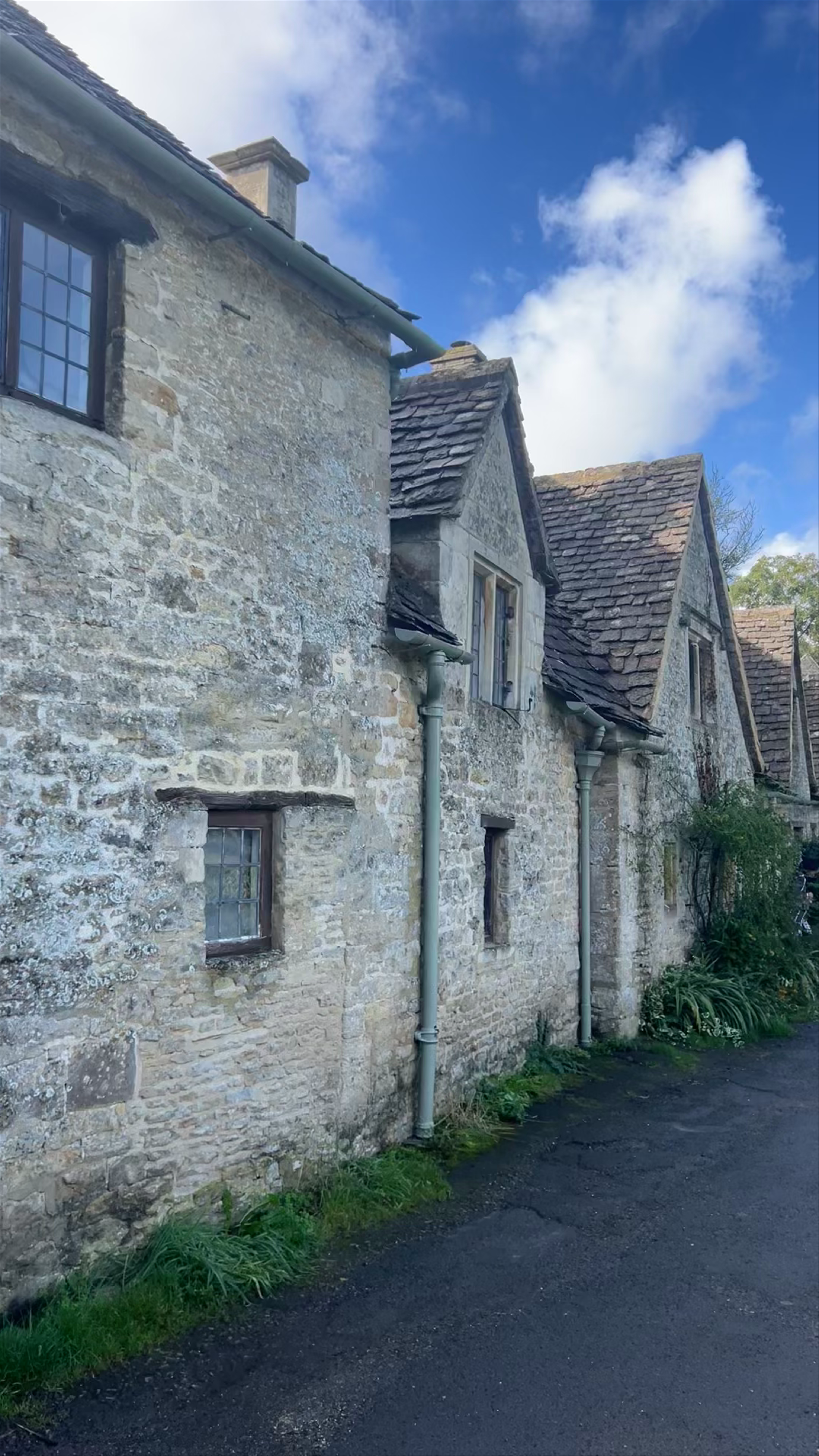 Awkward Hill, Arlington Row: Timeless Charm in Cirencester, UK