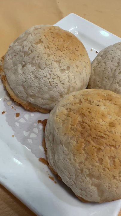 LN1380 - Baked roast pork buns. - Seafood Near Me - Little Neck, New York