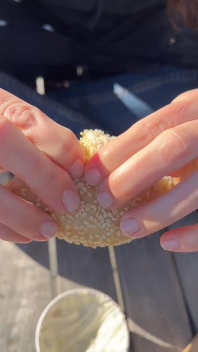 PopUp Bagels - Sesame bagel rip - Bagels Near Me - Boston, Massachusetts