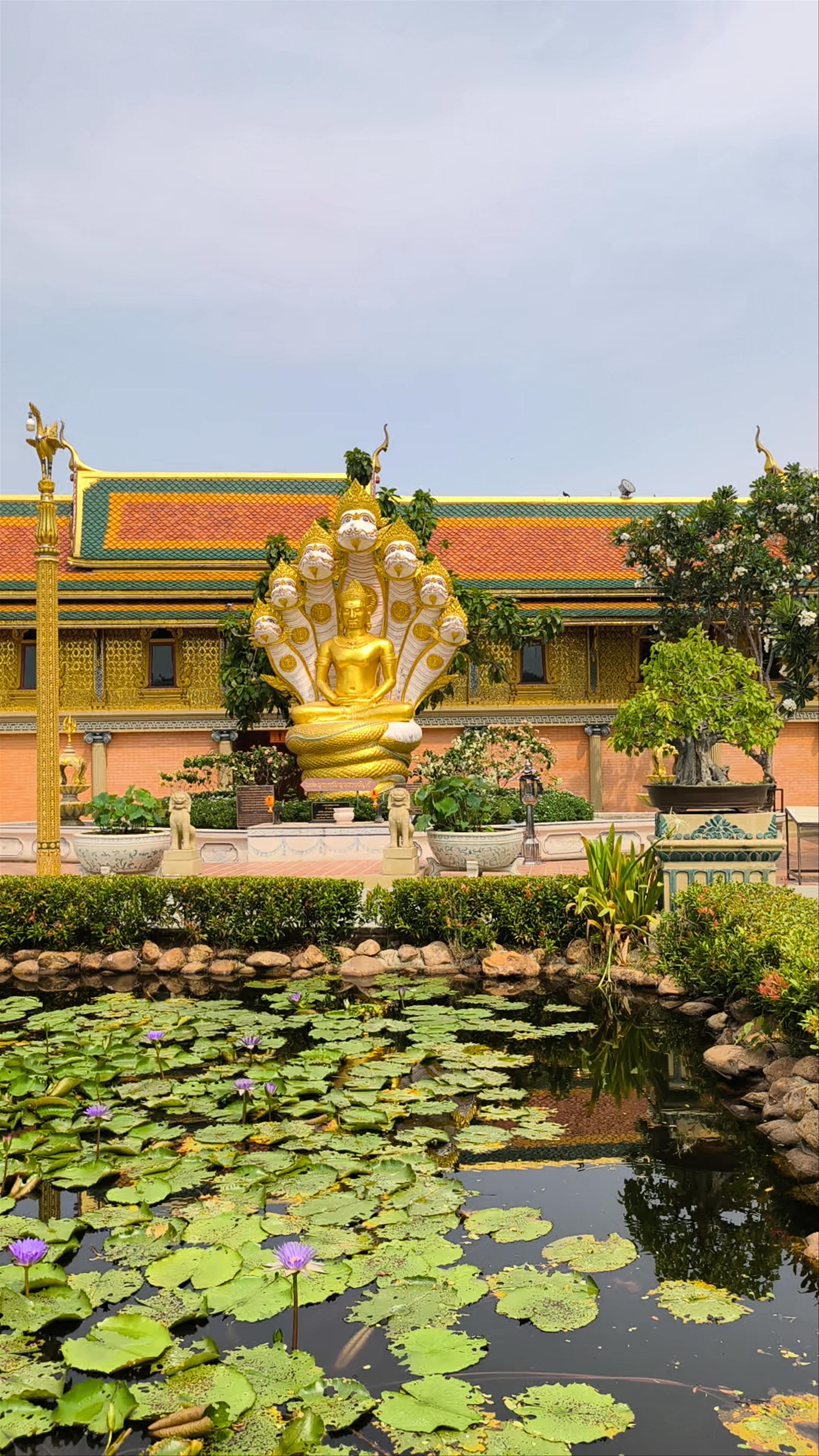 ᐅ The Stupa of Phra Maha That