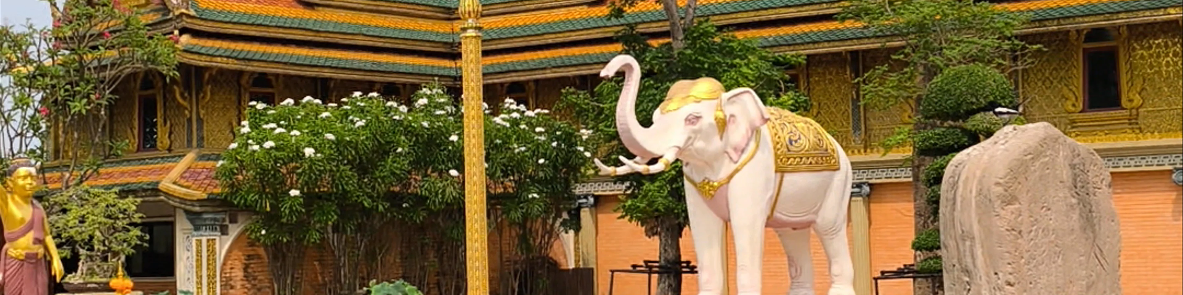ᐅ The Stupa of Phra Maha That