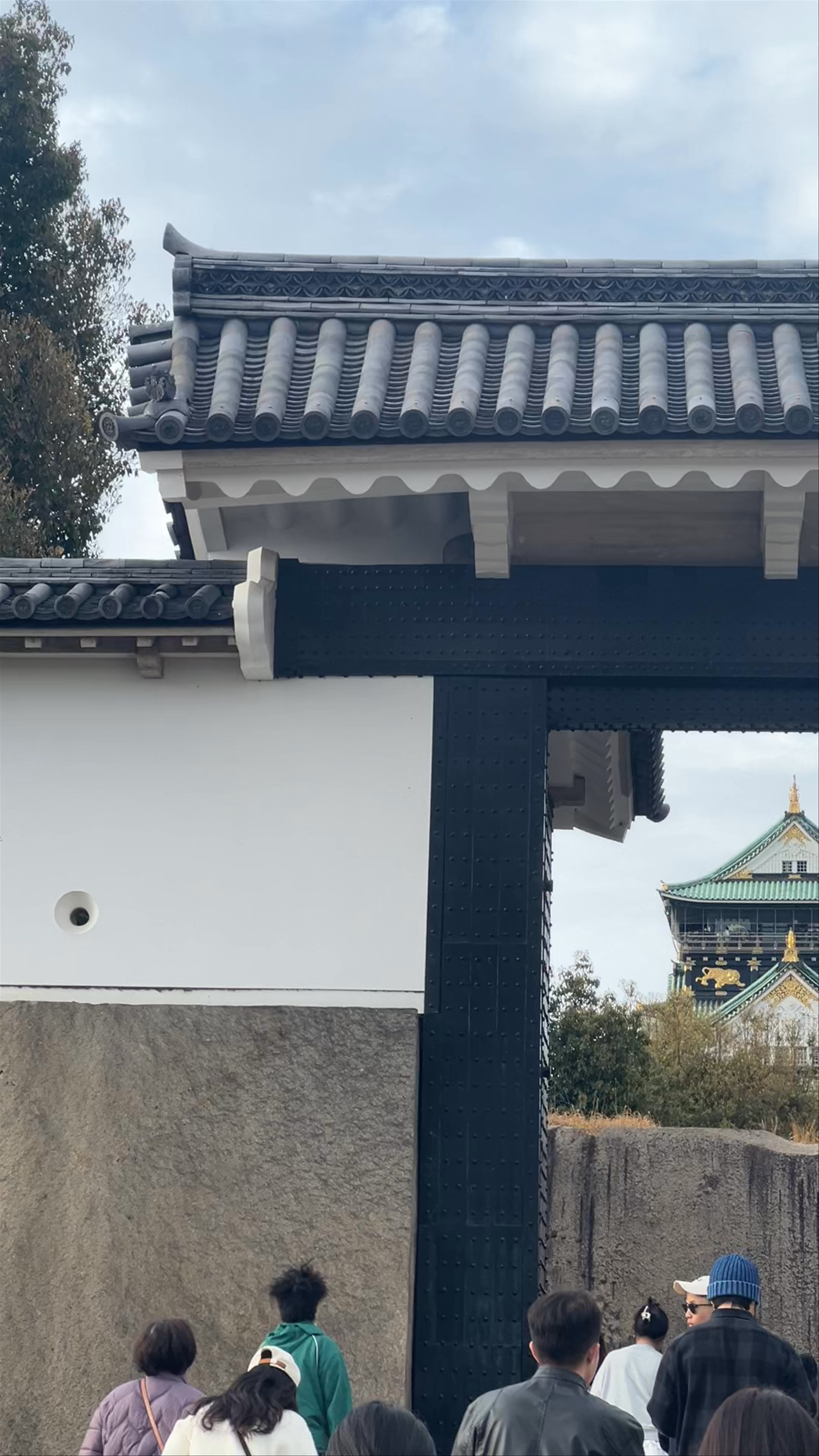 Sakuramon Gate and Osaka Castle: A Majestic Entrance into Japan's History