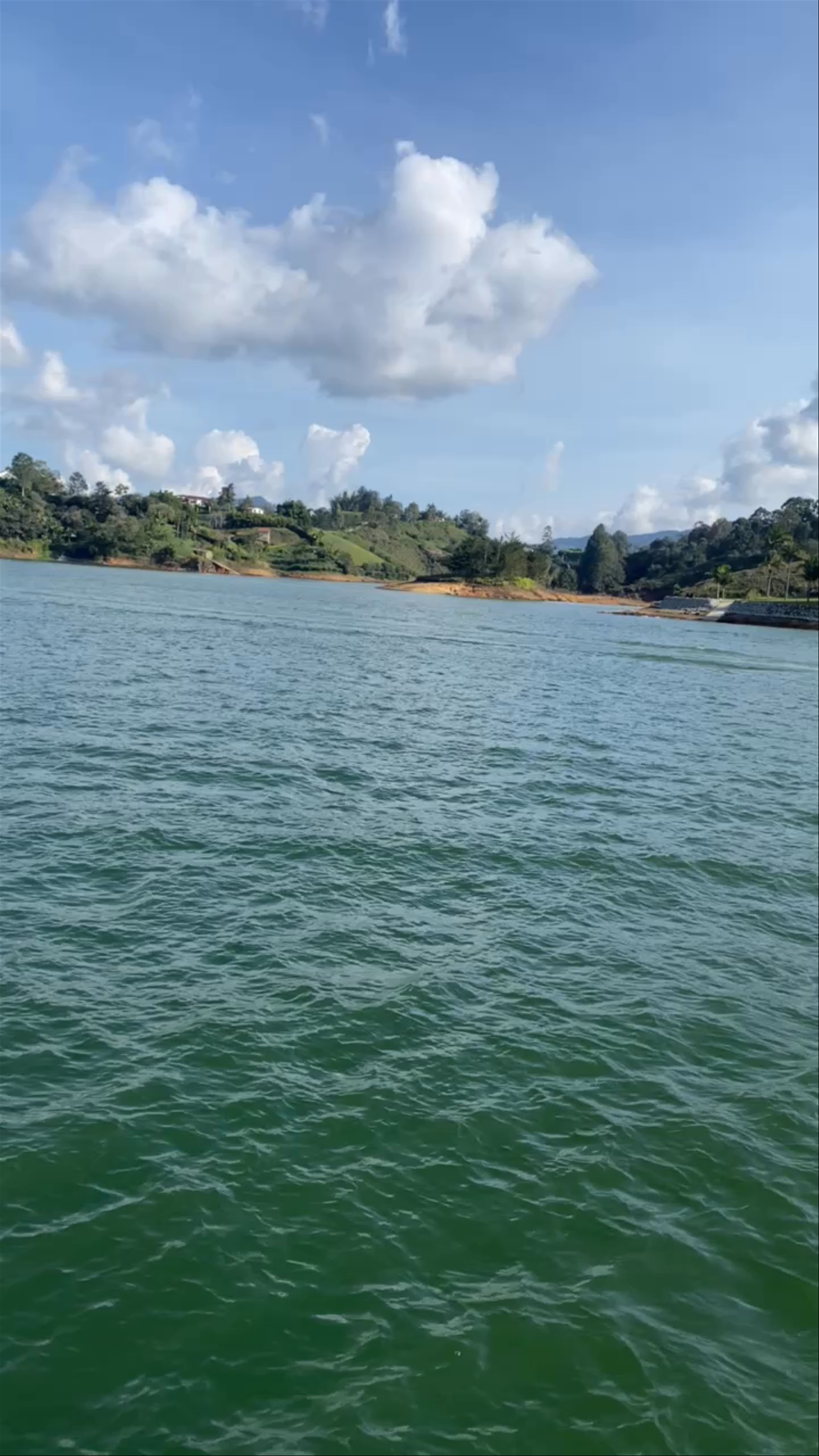 Scenic Boat Tour on Embalse Peñol-Guatapé, Colombia