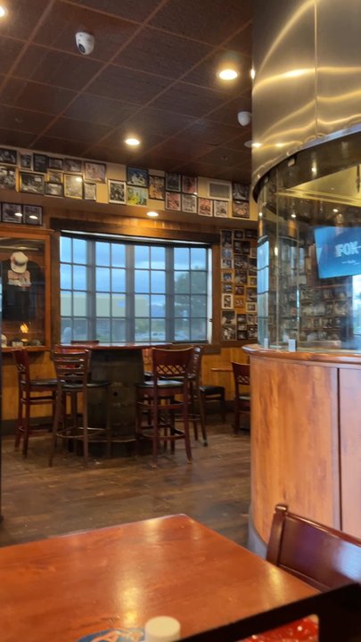 LUCKY BEAVER BAR & BURGER - Updated June 2026 - 1234 Photos & 927 ...